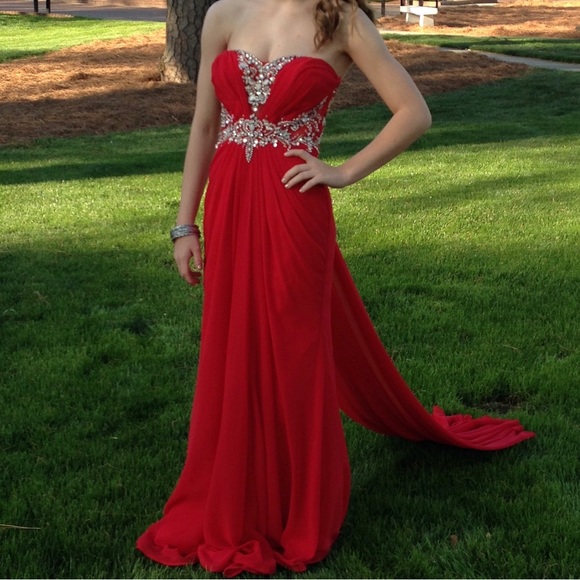Dresses & Skirts - Beautiful red sequin prom or pageant dress.